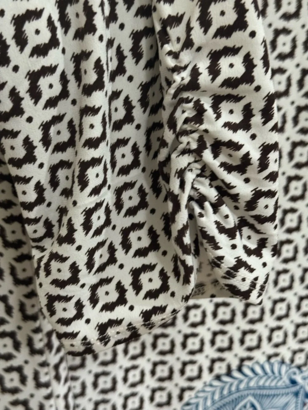 Chico’s Multicolor Stretch Boho Paisley Geometric Medallion Pattern - Picture 3 of 14